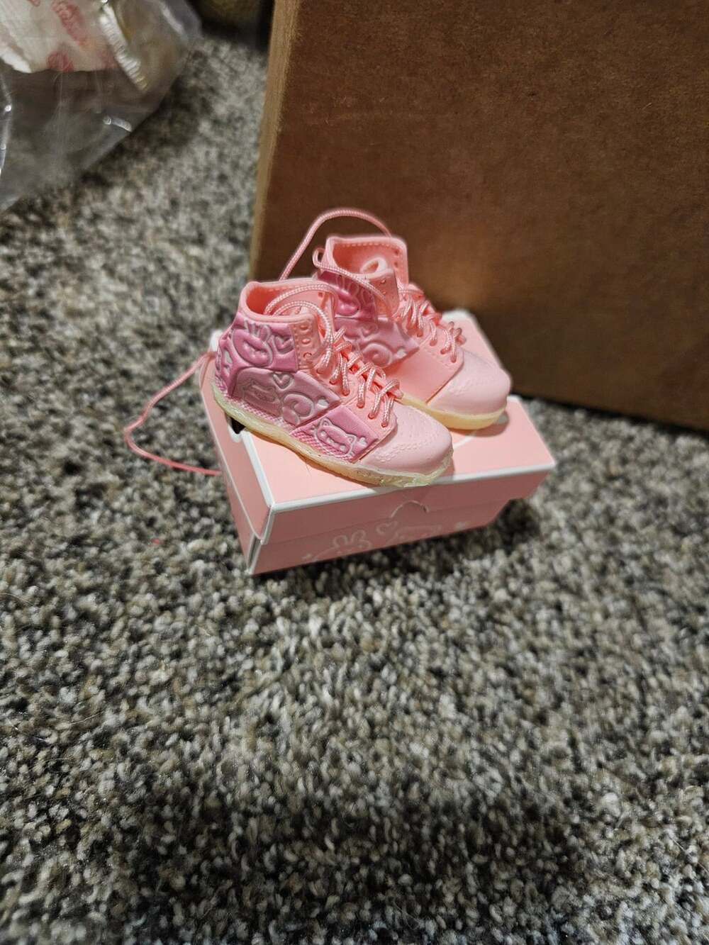 Miniverse Make It Mini Shoes High Top Pink Cat Sneakers *callout*